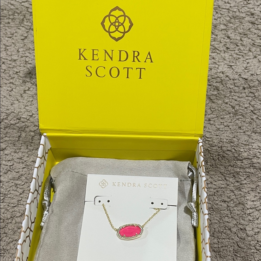 Kendra Scott Fuchsia Pendant Necklace with Gold Chain